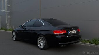 BMW E92 Coupé 330d • 170 kW + chip Automat Slušná výbava - 6