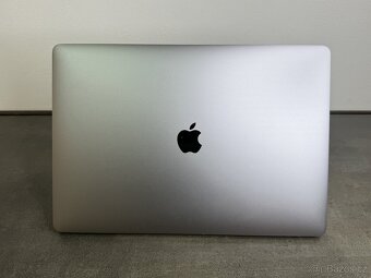 MacBook Pro 15'' 2019 / i9 / 32GB / 512GB SSD / Space Gray - 6