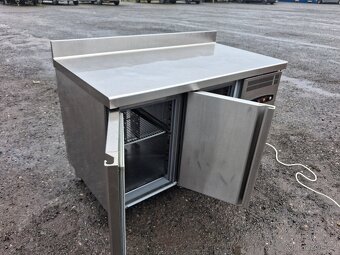 Chladící stůl Coreco MRG 150 s 2x dveřmi a vsuvy na GN - 6