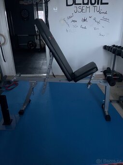 Polohovací posilovací lavice - 6