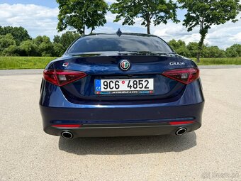 Alfa Romeo Giulia stav tachometru: 88 000km top stav - 6