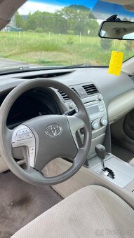 Toyota Camry - 6