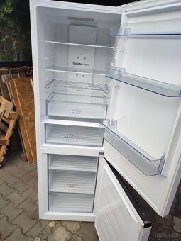 Hisence lednice s mrazakem - 6