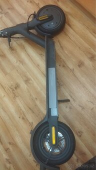 Xiaomi electric scooter mi essential, velmi dobrý stav - 6