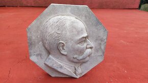 Starožitná sádrová bista + forma na bábovku + svícen - 6