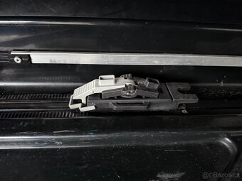 THULE střešní box na lyže - 6