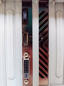 Prodám stolní počítač BARBONE W HAMMER STORM - 6