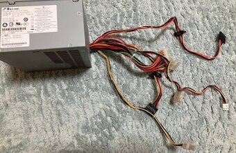 Zdroje do PC s výkonem 250-400 wattů, cena od 89,- za kus - 6