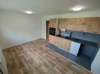 Prodej bytu 2+kk 43m² po kompletní rekonstrukci v podhůří Ji - 6