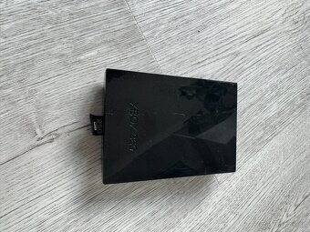 Flashnutý Xbox 360 slim + kinect + 2 ovladače - 6