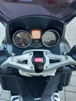 Aprilia SRV 850 - 6
