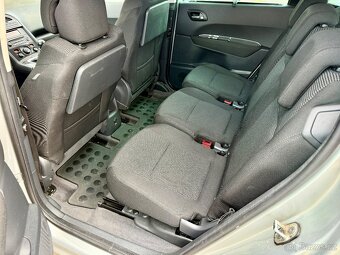 Peugeot 5008 2.0 HDI 110kw - 6