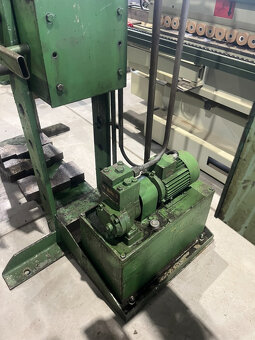 72. Hydraulický montážní lis CDM 80 - 6