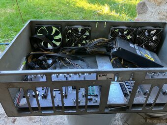 těžební rig na kryptoměny - mining rig - 6