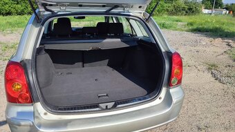Toyota Avensis 1.8 benzin, r.v. 2004 - 6