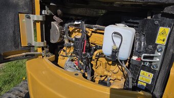 Prodám zánovní minirypadlo CAT 304e2 CR 4t - 6