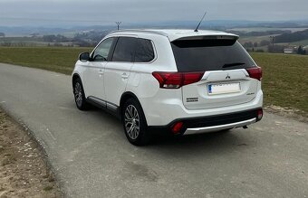 Mitsubishi Outlander 4x4, 09/2015, bílá, nafta, 7 místné - 6