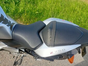 Kawasaki Z750 - 6