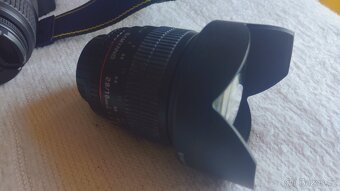 Prodám fotoaparát digitální Nikon 3200,a objektiv novy - 6