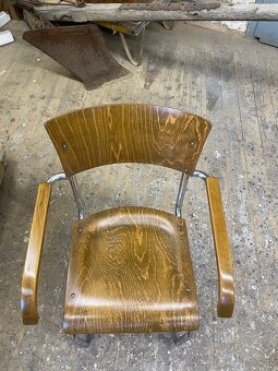 Chromovaná funkcionalistická židle s područkami - 6