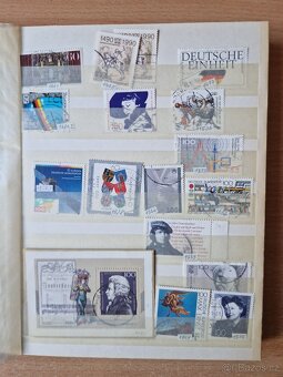 Poštovní známky v albu - 6