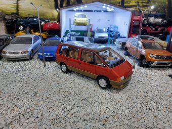 model auta Renault Espace 2000 TSE 1984 Otto mobile 1:18 - 6