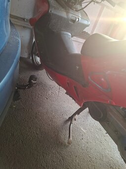 Skútr  250 bez tp. - 6