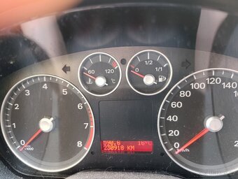 Ford Focus 1,6 combi - 6