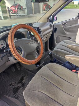 CHRYSLER VOYAGER 2.4 benzín, 2001 - 6