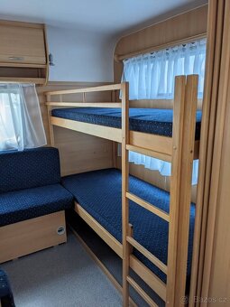 Karavan Dethleffs pro 5-6 osob, palanda, předstan - 6