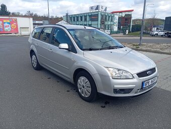 Ford Focus 1.6 benzín - 6