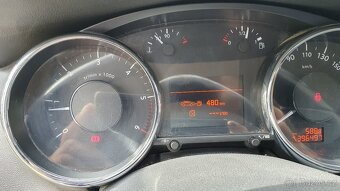 Peugeot 5008 2,0 hdi 110 kw - 6