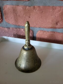 STAROŽITNÝ MOSAZNÝ ZVONEK - 6