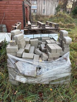 Prodám zámkovou dlažbu + obrubníky - 6