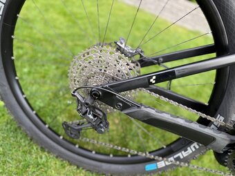 CUBE STEREO HYBRID 140 HPC SLX 750,vel.M,1070 km - 6