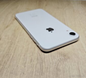 Apple iPhone XR - 6