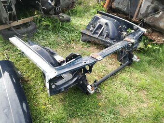 Jaguar XJ40 zadní blatníky, čelo, nosníky, střecha - 6