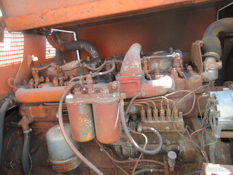 NAKLADAČ ZTS UNK 320 - NAKLADAČ ZTS UNK 320 - - 6