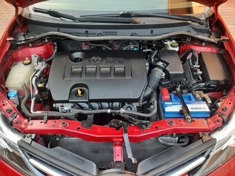Toyota auris 1,6i 96kw r.v 2014 naj 70t automat - 6