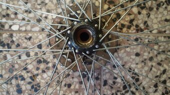 Ráfek remerx 622x19c poškozen - 6