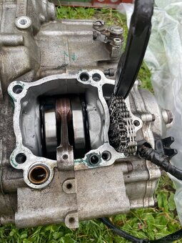 Motor Yamaha yzf 250 - 6