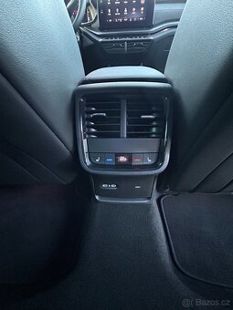 Škoda Octavia Combi Challenge Plus 2.0TSI 180kw DSG - 6