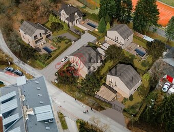 Stavební pozemek 583 m², ulice Jordánská – výhled na staré m - 6