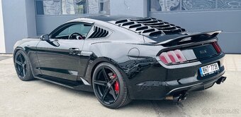 Ford Mustang GT - 6