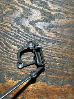 mechanismus výfukového ventilu zdvihátko válce suzuki rm 125 - 6