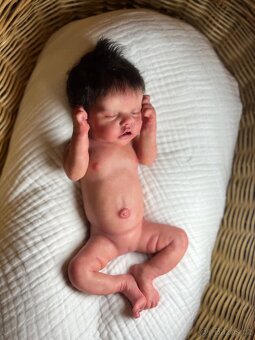 Silikonové reborn miminko. Dá se koupat a vylučuje. - 6
