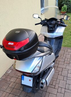 Maxiskútr Honda FJS600 Silverwing - 6