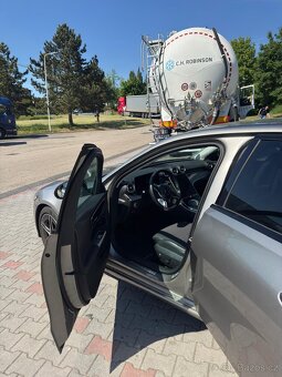 Prodám Mercedes-Benz C300 (2022 - 6