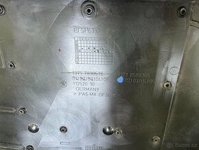 HORNÍ KRYT MOTORU BMW F11/F10 3.0D 220KW BI-TURBO - 6