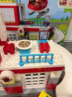 LEGO® DUPLO® 10970 Hasičská stanice a vrtulník - 6